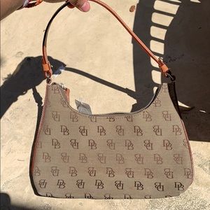 Dooney and Bourke, inc bag